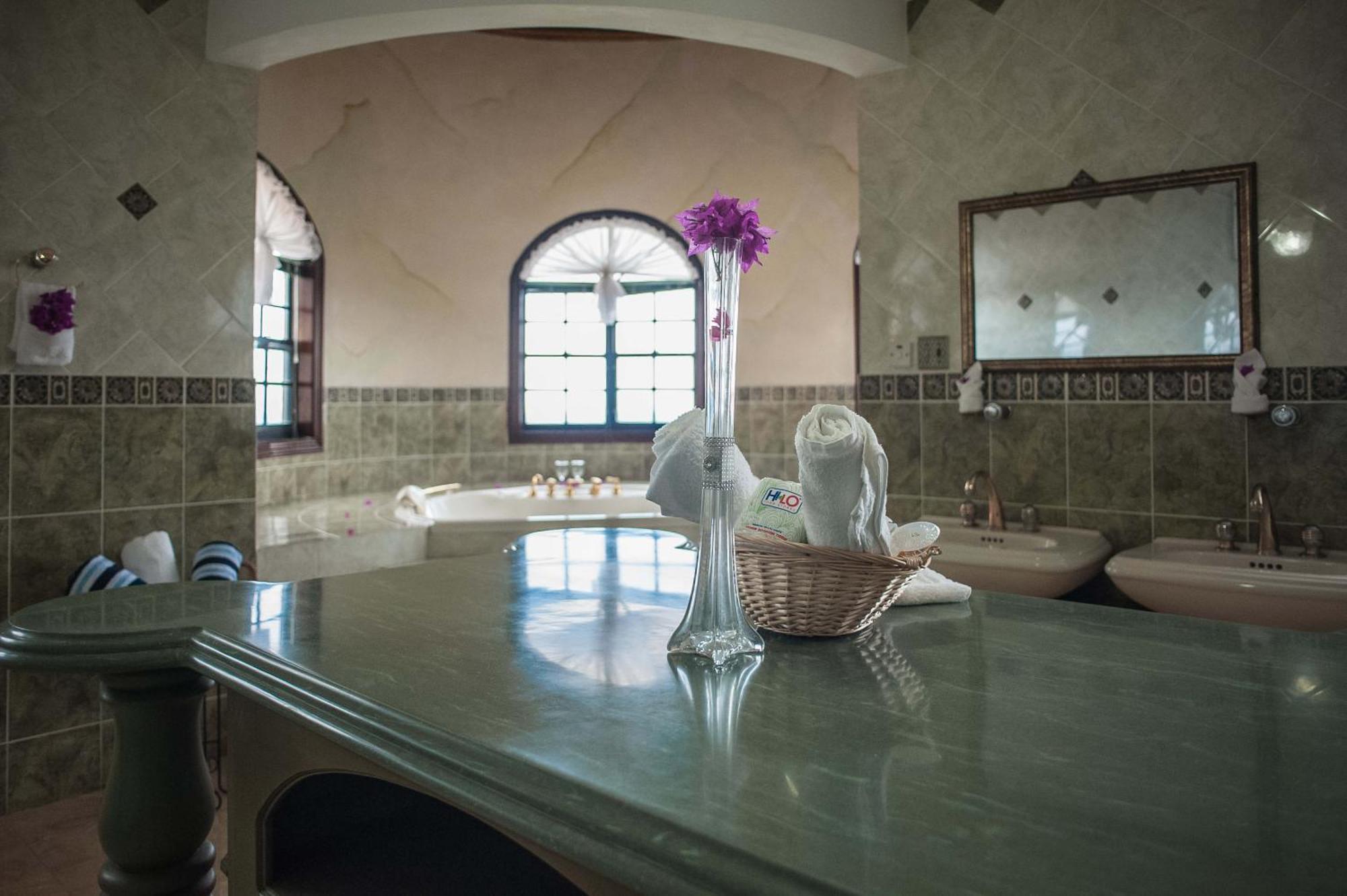 Clarridge View Guesthouse Montego Bay Exterior foto